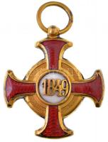 1869-1914. "Arany Érdemkereszt" aranyozott, zománcozott Br kitüntetés mellszalaggal, "...