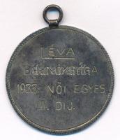 1933. Tenisz sport díjérem, hátoldalon gravírozva "LÉVA BAJNOKSÁGA 1933. NŐI EGYES III. DÍJ&quo...