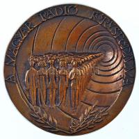 Kiss Sándor (1925-1999) 1988. A Magyar Rádió Kóruspódiuma egyoldalas bronz plakett, eredeti Kóruspódium MR 1988 dísztokban (107mm) T:1