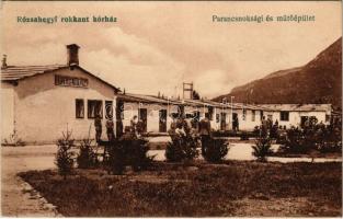 Rózsahegy, Ruzomberok; Parancsnoksági és felvételi műtőépület. Markó Jánosné kiadása / K.u.k. military barracks and operating room building