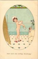 Jetzt noch eine kräftige Abreibung! / Children art postcard, girl. M. Munk Vienne (Wien) Nr. 905. s: Ray