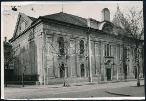 cca 1940-1950 Szeged, régi zsinagóga, fotó, felületén törésnyomok, 12×17,5 cm