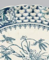 Copeland tortatál, matricás fajansz, kopott, mázrepedésekkel, jelzett, m: 11,5 cm, d: 24,5 cm