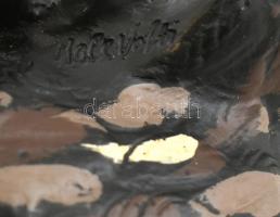 Malevolh jelzéssel: Siketfajd. Öntött bronz és ismeretlen anyag. kopásnyomokkal. m: 21cm, h: 16,5 cm