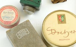 Régi dobozok gyűjteménye: púderes, cukorkás, dohányos papír és fém dobozok mini zseblámpa, stb