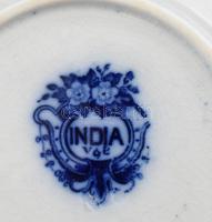 3db Villeroy Boch tányér, mázalatt kékkel matricátott fajansz, jelzett, kopott, mázrepedésekkel, d: ...