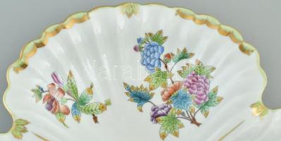Herendi Viktória mintás hármas kínálótál, szív alakú fogóval. Kézzel festett porcelán, kopott, jelze...