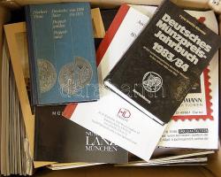 Hagyaték tétel, 67db numizmatikai szakirodalom és árverési katalógus