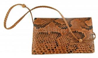 Kígyóbőr női táska, használt állapotban, 27,5x15,5 cm
