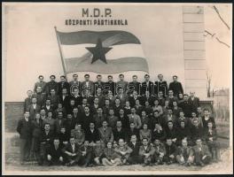 1949 MDP Központi Pártiskola csoportképe, fotó, pecséttel jelzett (Rutkai fényképész Szeged), 23,5x17,5 cm