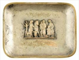 Tevan Margit (1901-1978): Fém tálka, jelzett, kopásnyomokkal 15x11 cm