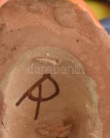 H. Ráhmer Mária (1911-1998): Harmonikás. Festett mázas kerámia, jelzett, kopásokkal, ujján sárülésse...