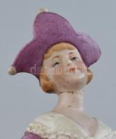 2 db porcelán figura, kopott, jelzés nélkül, egyik ragasztott, m: 10 és 12cm