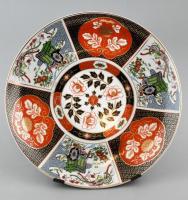 Kínai matricás porcelántányér, fa tányérállvánnyal, kopásnyomokkal, jelzett, d: 31cm