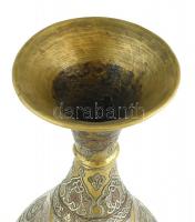 Antik arab váza, ón berakásos réz, kopott, ferde, arabeszk motívummal. Felirat: "A tudás haszno...