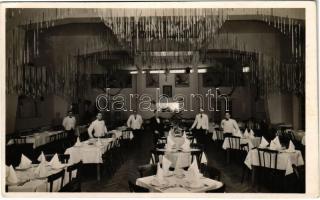 Komárom, Komárnó; Tromler Miklós Központi szálloda, étterem és kávéház, belső / hotel, restaurant and cafe interior