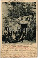 1900 Bálványosfürdő, Baile Balvanyos (Torja, Turia); Büdös barlang kirándulókkal. Bogdán F. fényképész / cave with hikers