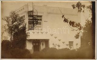 Komárom, Komárnó; Erzsébet szigeti kertilak / Alzbetínsky ostrov / island villa. photo (ragasztónyom / gluemark)