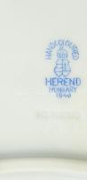 Herendi virágmintás levél formájú kínáló tál. Kézzel festett, jelzett, kopásnyomokkal, 20x17 cm