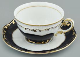 Zsolnay Pompadour teás csésze és csészealj, kézzel festett, kopásnyomokkal, jelzett, alj d: 15cm, csésze m: 6cm