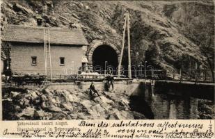 1904 Újvidék, Novi Sad; Péterváradi vasúti alagút. Singer József kiadása / Eisenbahntunel in Peterwardein / railway tunnel in Petrovaradin (EK)