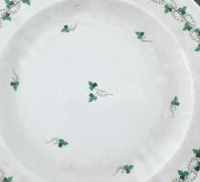 Herendi 1944 petrezselyem mintás hiányos étkészlet. 12db lapostányér, 1 db mártásos tál aljával, 3db...