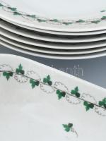 Herendi 1944 petrezselyem mintás hiányos étkészlet. 12db lapostányér, 1 db mártásos tál aljával, 3db...
