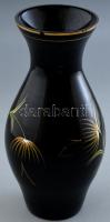 Anyagában színezett fekete üveg váza, festett díszítéssel, kisebb csorbákkal, kopásnyomokkal, m: 30 cm