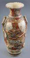 Antik japán Satsuma jellegű váza 1910 körül, kézzel festett fajansz, jelzés nélkül, kopott, mázrepedésekkel, szájpereme restaurált m: 30 cm
