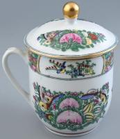 Zhongguo Zhi Zao teáscsésze fedővel, kézzel festett porcelán, kopott, a fedélen apró csorba. Jelzett, m: 13 cm