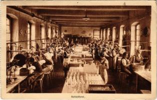 Karlovy Vary, Karlsbad; Karslbader Kristallglasfabriken A.-G. Ludwig Moser & Söhne und Meyrs Neffe. Schleiferei / crystal glass factory, grinding shop (EK)