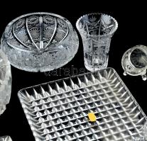 Óriási kristály tétel: kínálók, vázák stb, egy két csak kisebb hibákkal