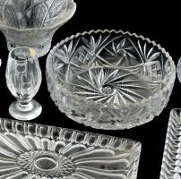 Óriási kristály tétel: kínálók, vázák stb, egy két csak kisebb hibákkal