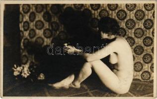 Meztelen erotikus hölgy / Erotic nude lady. photo