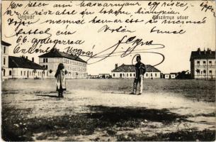 1910 Ungvár, Uzshorod, Uzhhorod, Uzhorod; Kaszárnya udvar / K.u.K. military barracks, courtyard, soldier (vágott / cut)
