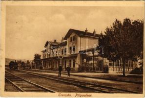 1915 Trencsén, Trencín; Pályaudvar, vasútállomás, vasutasok, vonat, gőzmozdony / railway station, train, locomotive, railwaymen (EB)