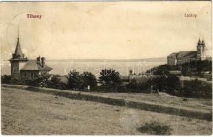 1912 Tihany, a tihanyi templom visszhangverő oldala, mellette a visszhangrontó villa. Balaton könyvnyomda kiadása (EK)