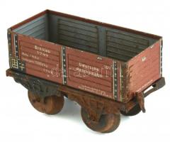 Régi fém modell vasút kocsi, jelzés nélkül 14 cm, cca 1930