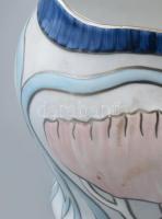 Német porcelán váza, kézzel festett, jelzett, kopásnyomokkal, m: 15 cm