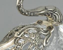 Üveg hattyú ezüst(Ag) rátéttel, jelzett, kis kopásnyomokkal, h: 13,5 cm, m: 13 cm