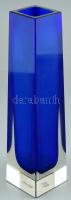 Lapra csiszolt kék üveg váza, kopásnyomokkal, m: 26,5 cm