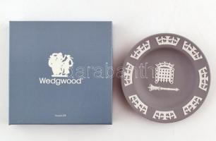 Wedgewood dísztálka. Biszkvit porcelán, festett, jelzett, hibátlan, eredeti dobozában, d: 11 cm