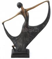 Pierre Chenet : Táncosnő. Öntött bronz. Jelzett. Utánöntés. m:34cm