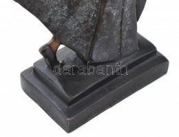 Pierre Chenet : Táncosnő. Öntött bronz. Jelzett. Utánöntés. m:34cm