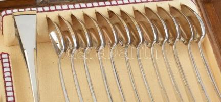 12 személyes ezüst (Ag) evőeszköz készlet, nettó: 4504 g., összesen 99 darab evőeszköz, vágott angol...