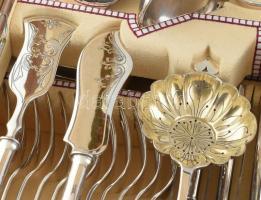 12 személyes ezüst (Ag) evőeszköz készlet, nettó: 4504 g., összesen 99 darab evőeszköz, vágott angol...