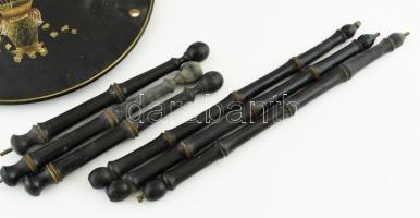 Japán lakk asztalka, erősen sérült, javításra, restaurálásra szorul. d: 35 cm