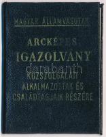1983 Bónis Ferenc Széchenyi-díjas zenetudós arcképes, aláírt vasúti igazolványa