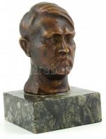 Adolf Hitler bronz fejszobra, márvány talapzaton. Jelzés nélkül 13 cm