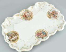Historizáló porcelán tál, antik jelenetekkel. Matricás, jelzés nélkül, kopásokkal. 40x27 cm